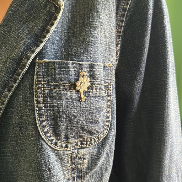 🪻🪻Mwah Denim Jean Jacket🪻🪻 - Picture 4 of 10